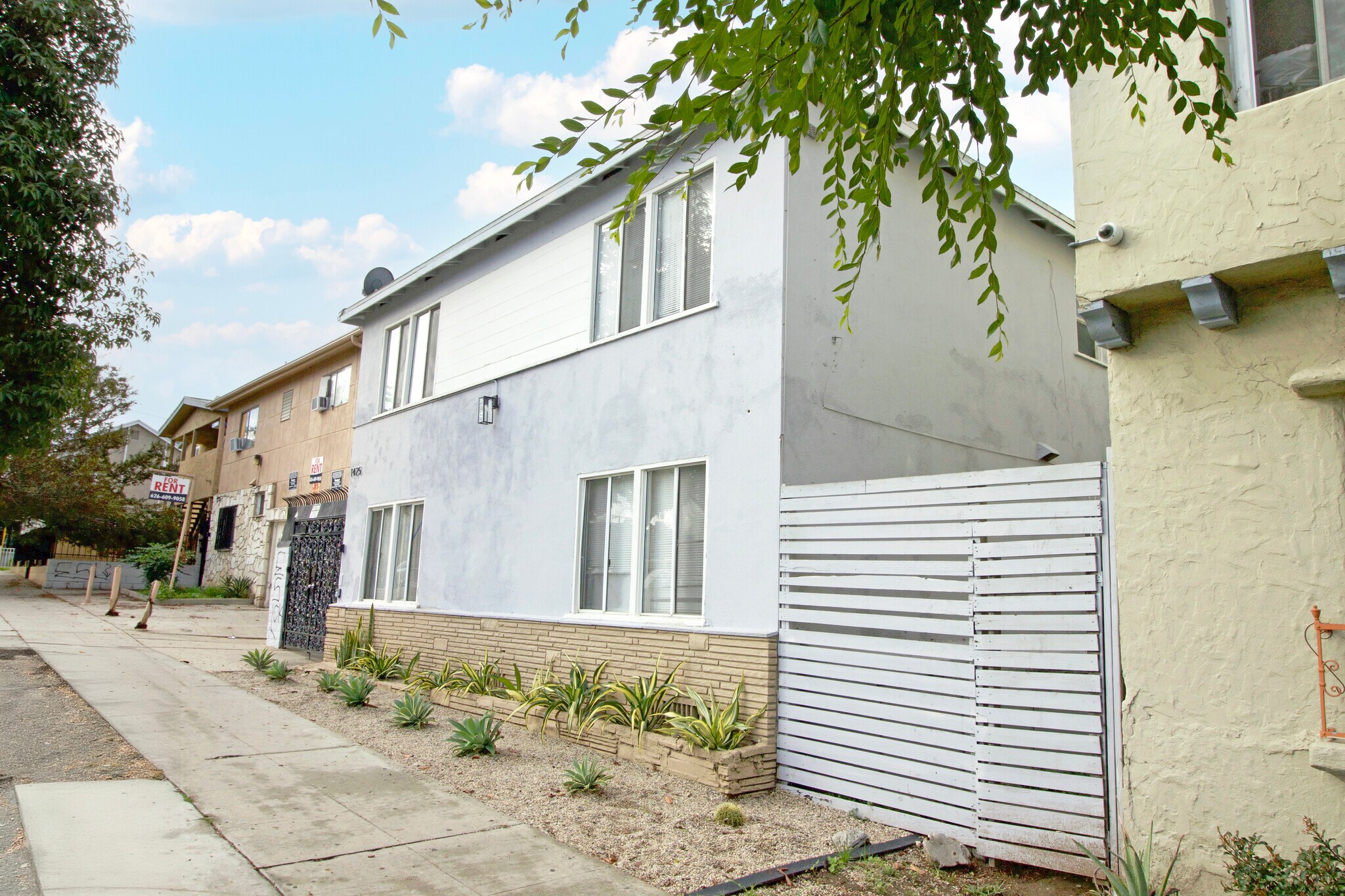 1425 Cedar Ave, Long Beach, CA for Sale