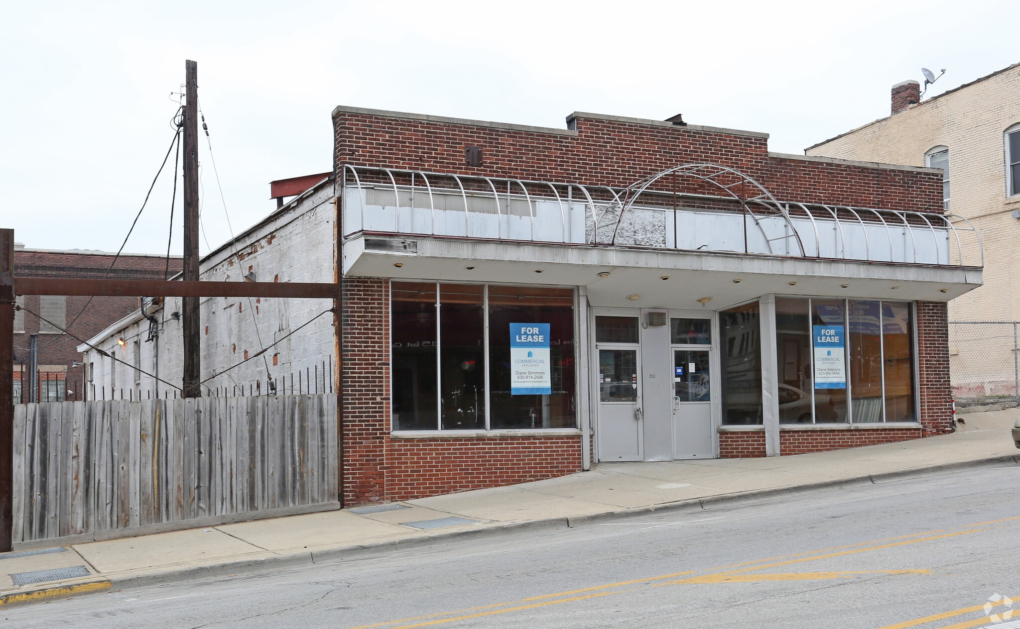 210 E Galena Ave, Aurora, IL for Rent