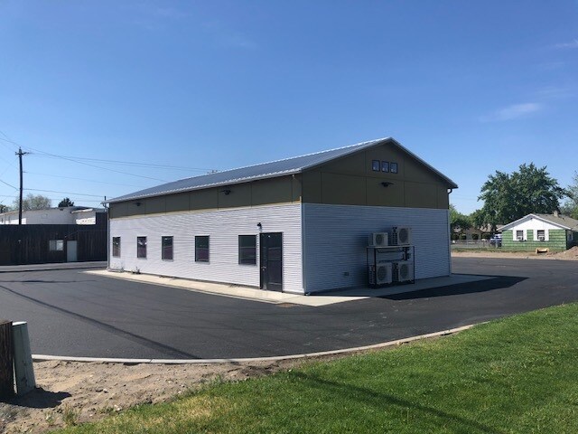 140 SW 11th St, Hermiston, OR for Sale