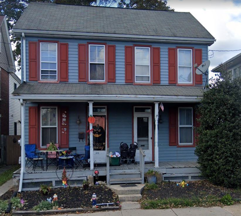 214 W High St, Manheim, PA for Sale