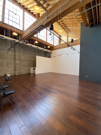 Portland, OR Flex - 1330 NW Glisan St