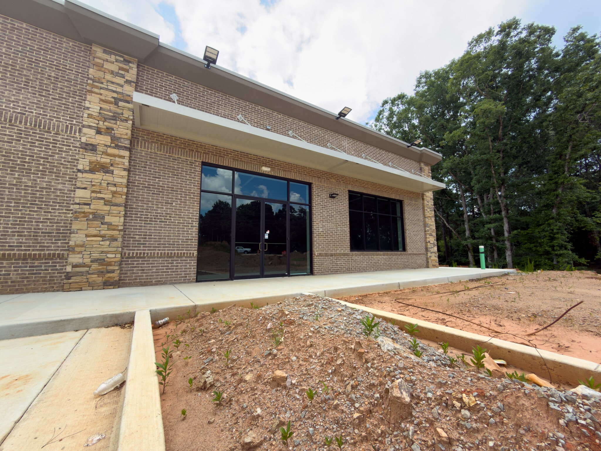 6477 McEver Rd, Flowery Branch, GA for Rent