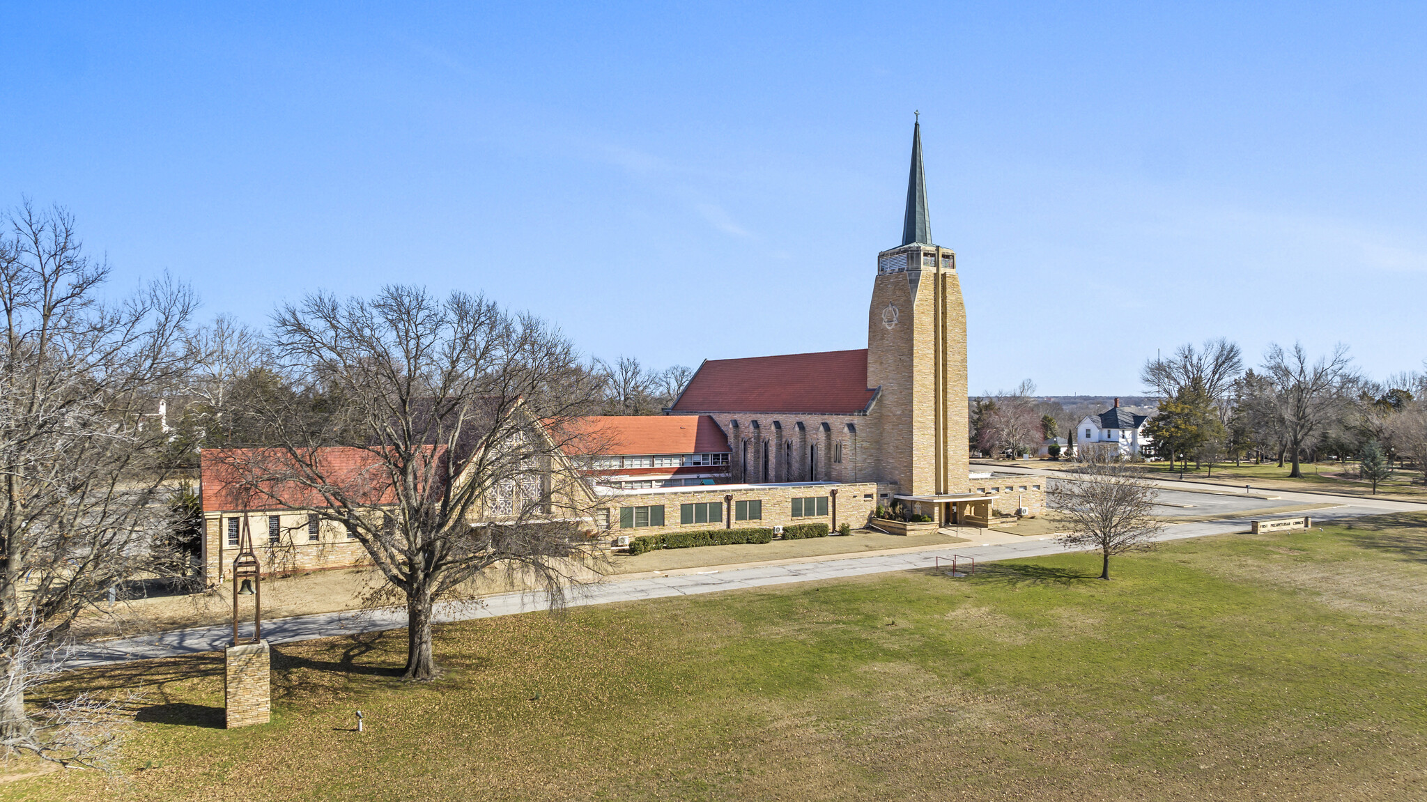 1505 E Grand Ave, Ponca City, OK for Sale