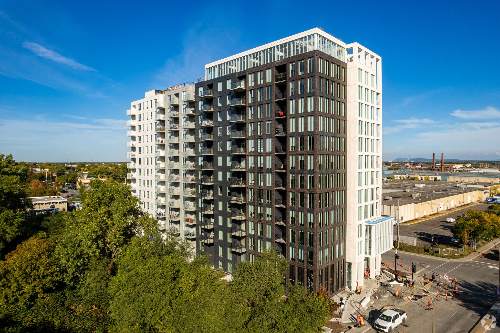 5605 Av Pierre-De Coubertin, Montréal, QC for Rent