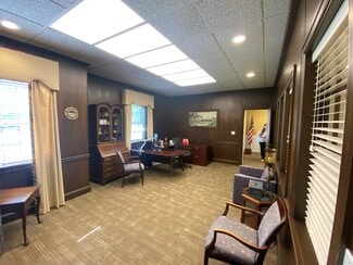 Hamilton, AL Bank - 320 Bexar Ave W