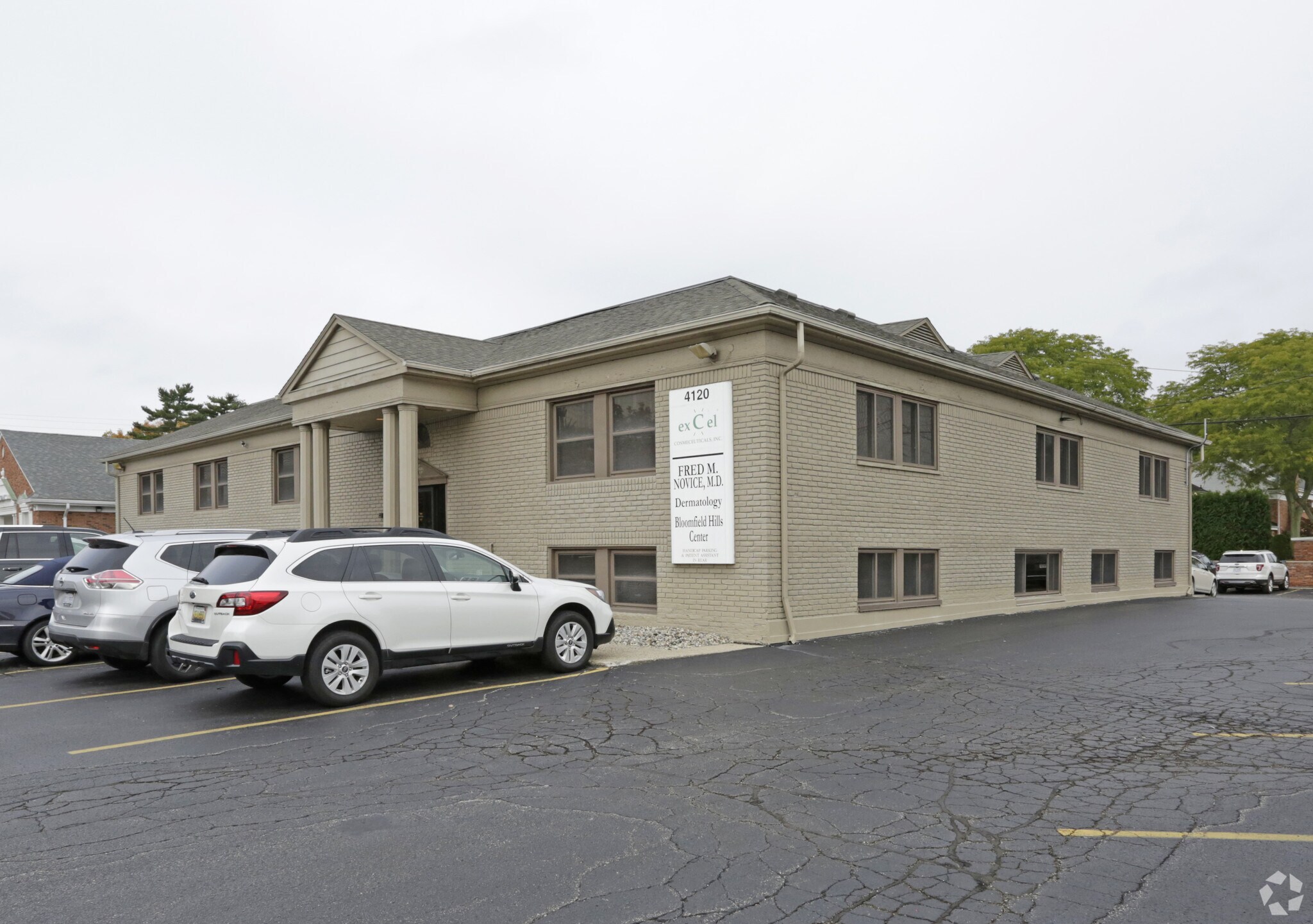 4120 W Maple Rd, Bloomfield Hills, MI for Rent