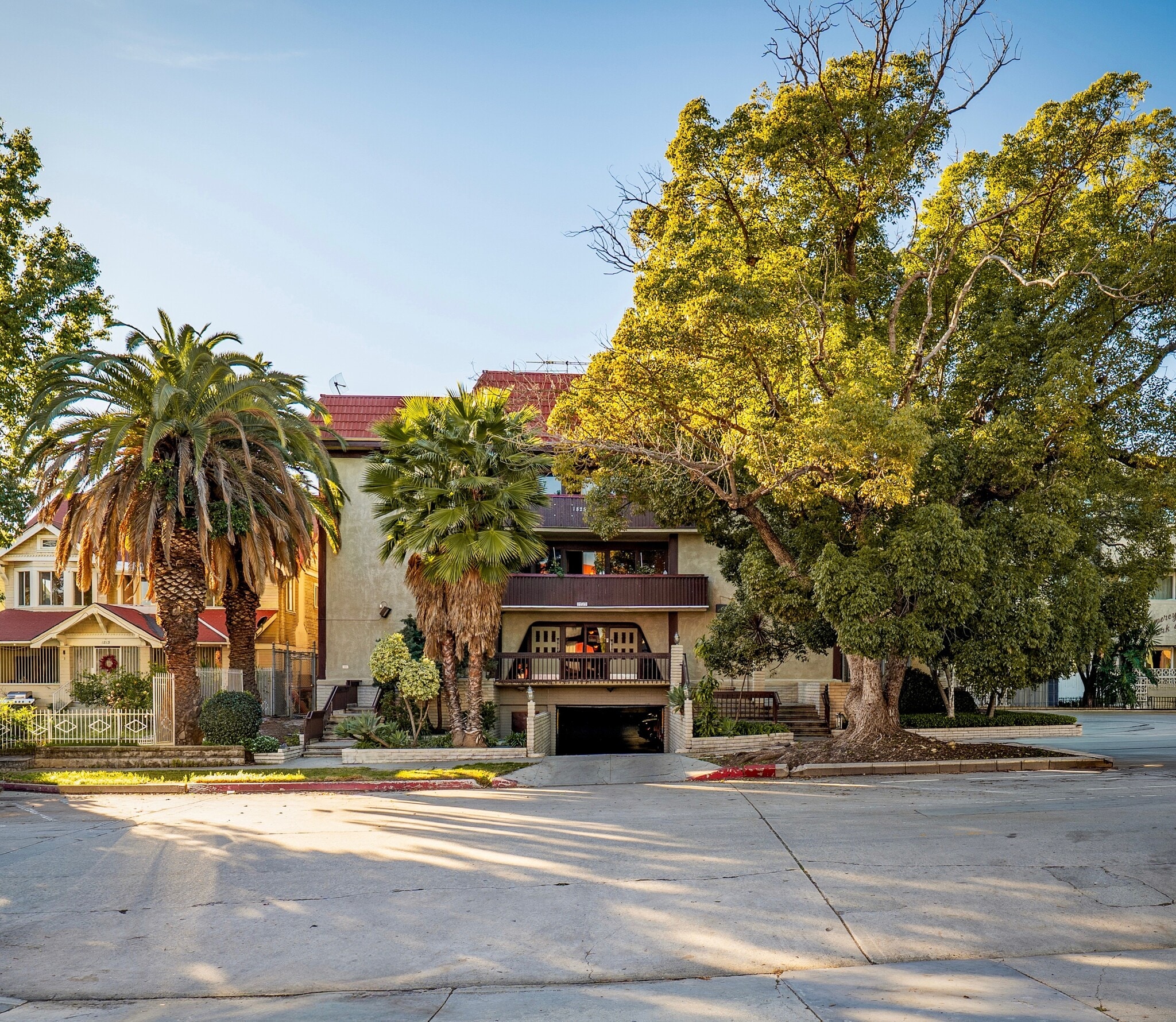 1825 N Gramercy Pl, Los Angeles, CA for Sale