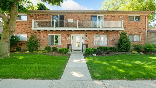 516 Neff Ln, Grosse Pointe, MI for Sale