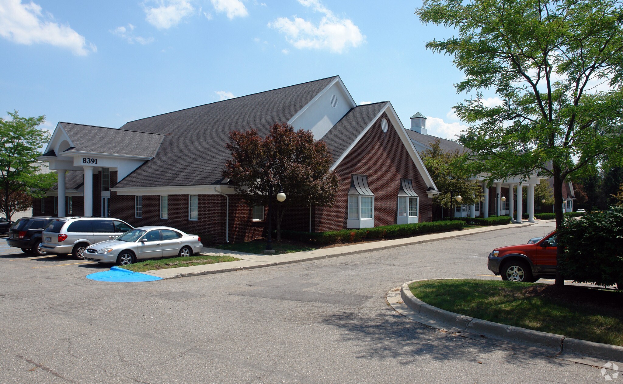 8391 Commerce Rd, Commerce Township, MI for Rent