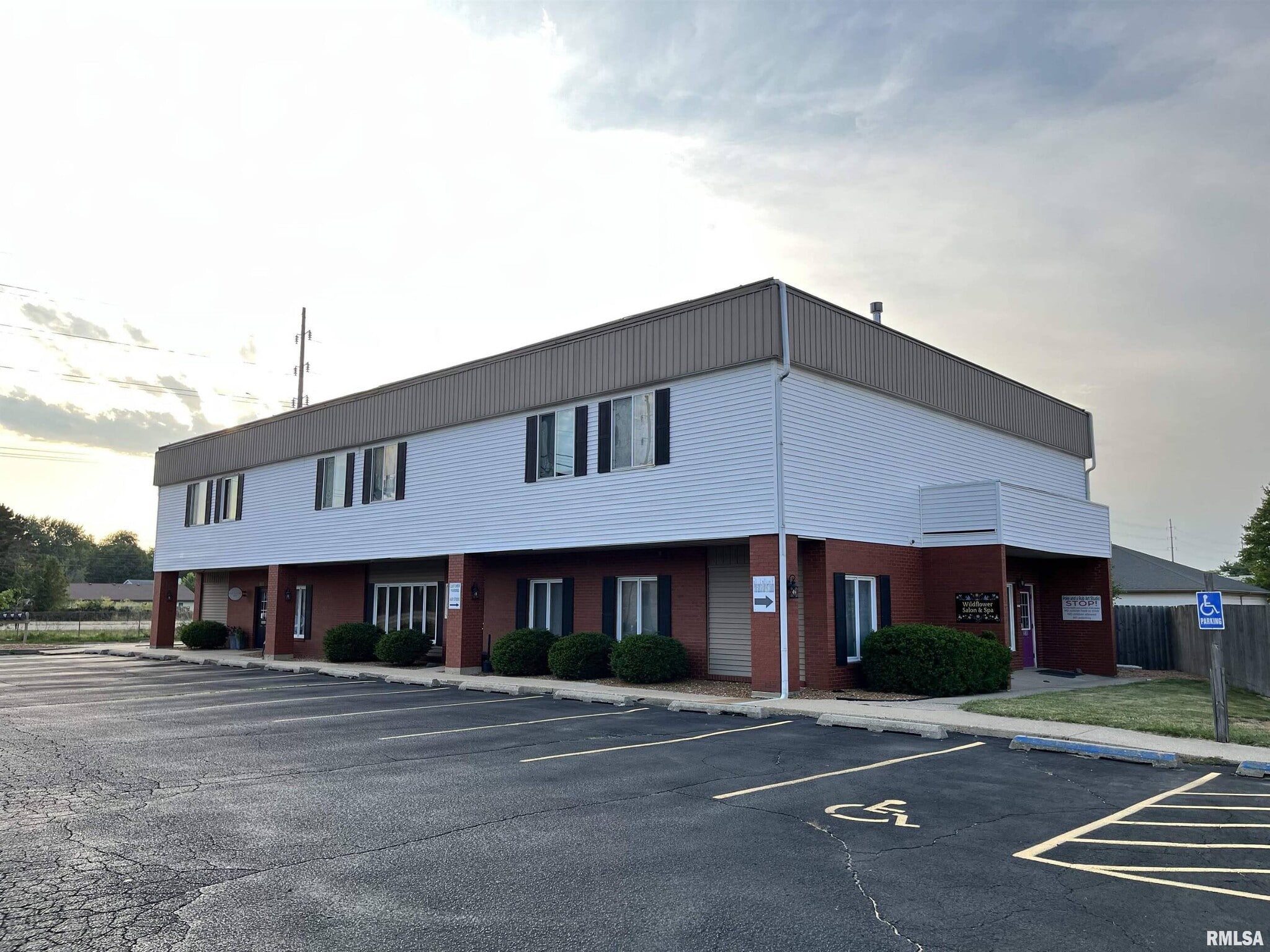 987 Clock Tower Dr, Springfield, IL for Sale