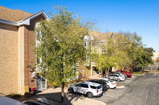 Glenview, IL Apartments - 2300 Chestnut Ave