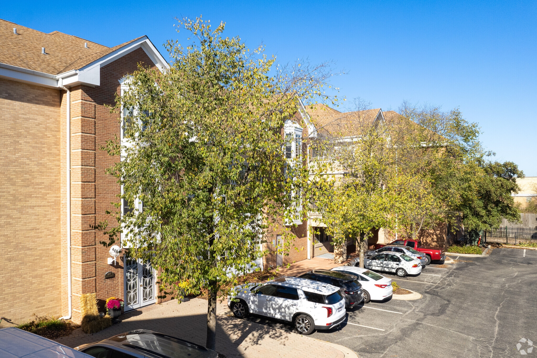 2300 Chestnut Ave, Glenview, IL for Sale