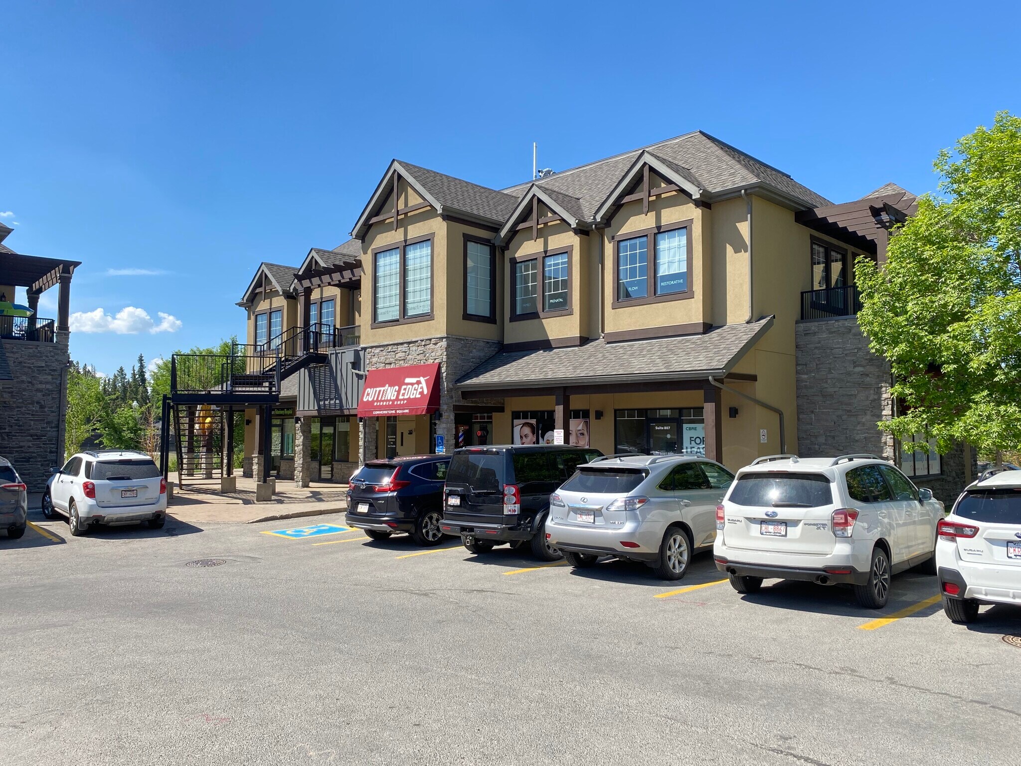 10 Discovery Ridge Hl SW Calgary, AB T3H 5X2 Retail Property for Lease on
