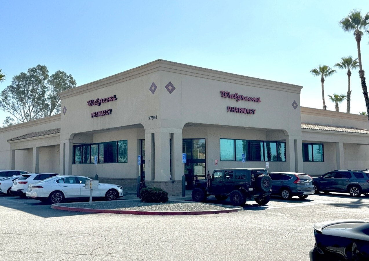 27951 Baseline St, Highland, CA for Sale