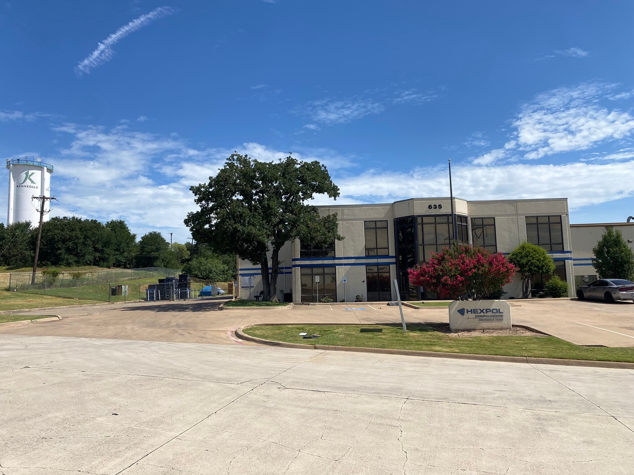 695 Tower Dr, Kennedale, TX for Rent