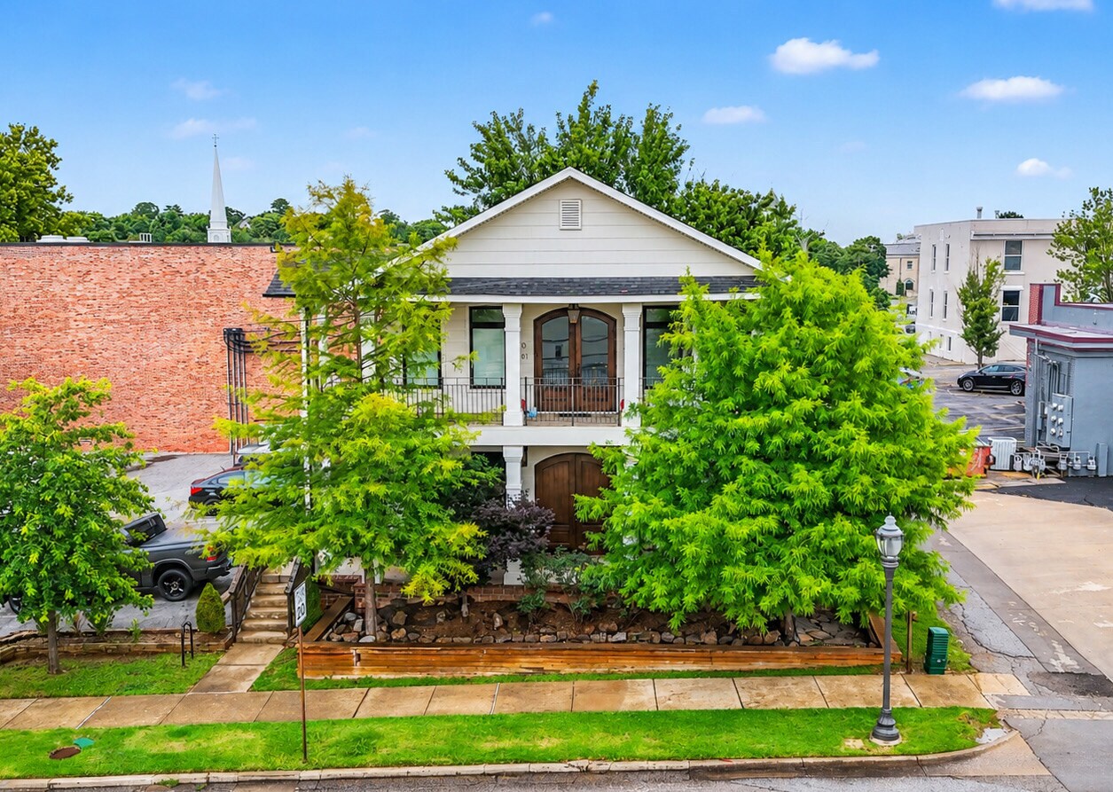 20 E Spring St, Fayetteville, AR for Sale