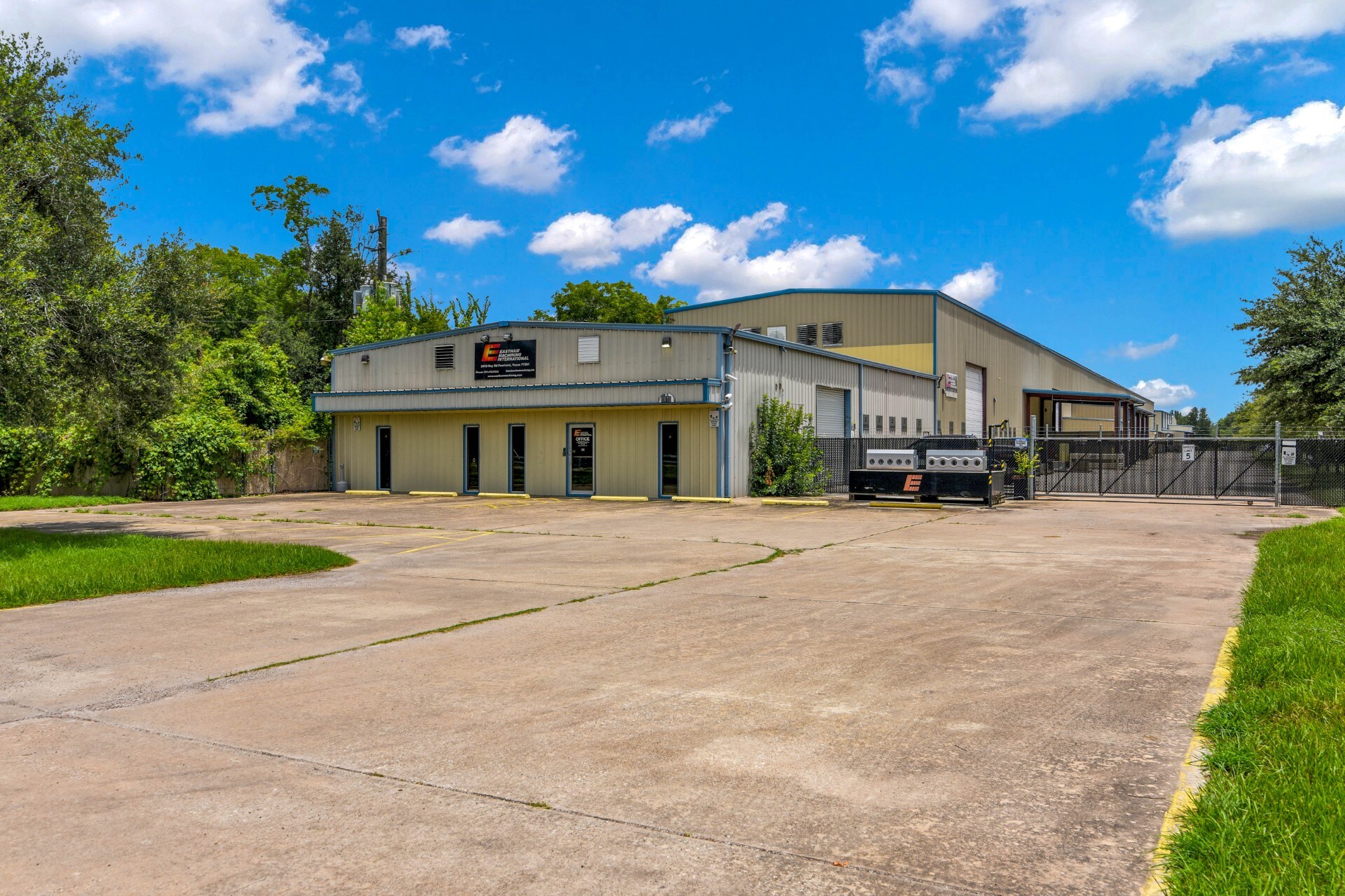 2413 Roy Rd, Pearland, TX for Sale