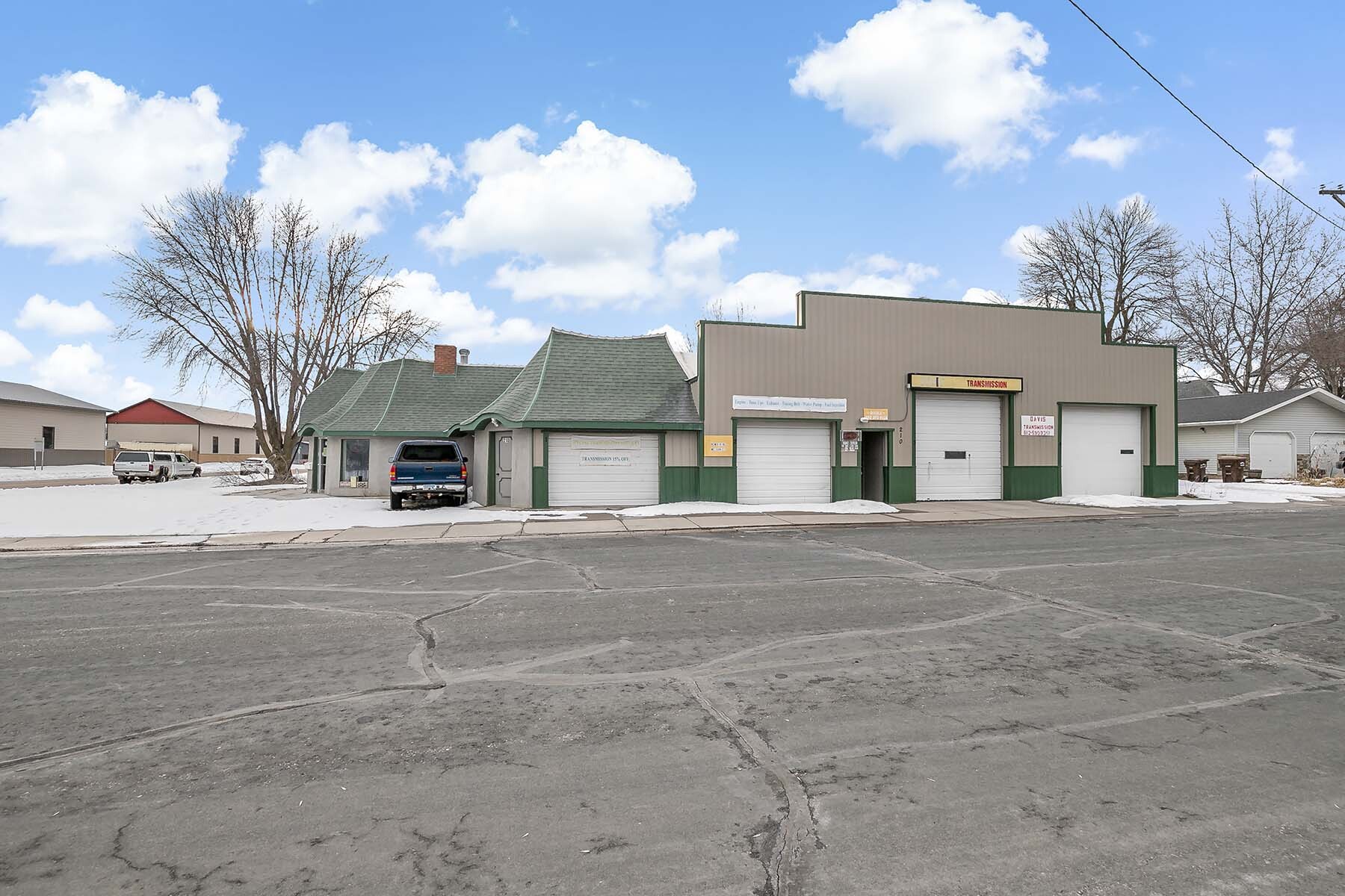 210 Railroad St W, Norwood Young America, MN for Sale