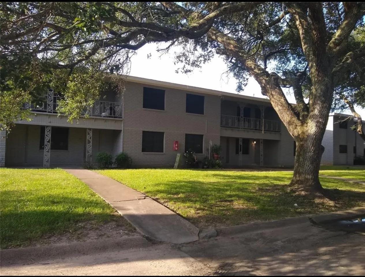 1865 Florida Dr, Seabrook, TX for Sale