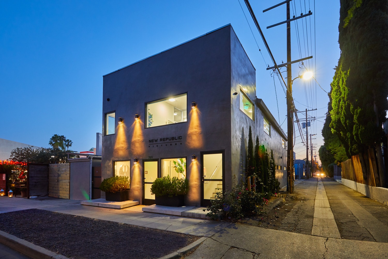 709 N Gardner St, Los Angeles, CA for Rent
