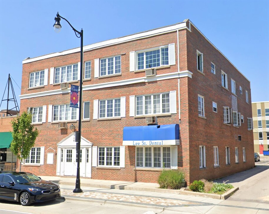 790 Lee St, Des Plaines, IL for Rent