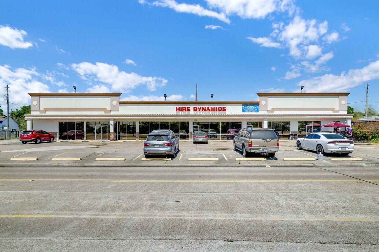 614 Park St, Baytown, TX for Rent