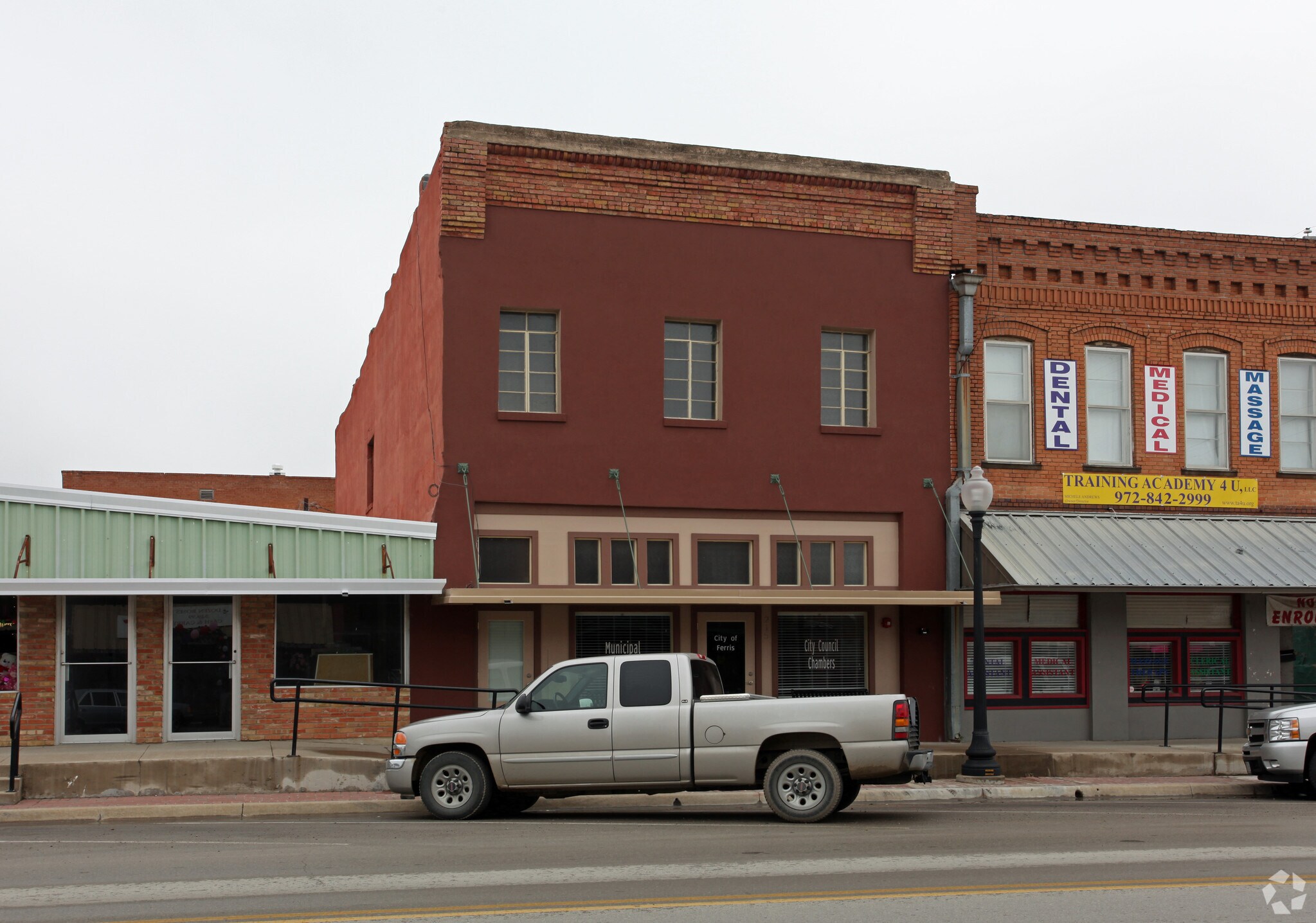 215 W 6th St, Ferris, TX for Sale