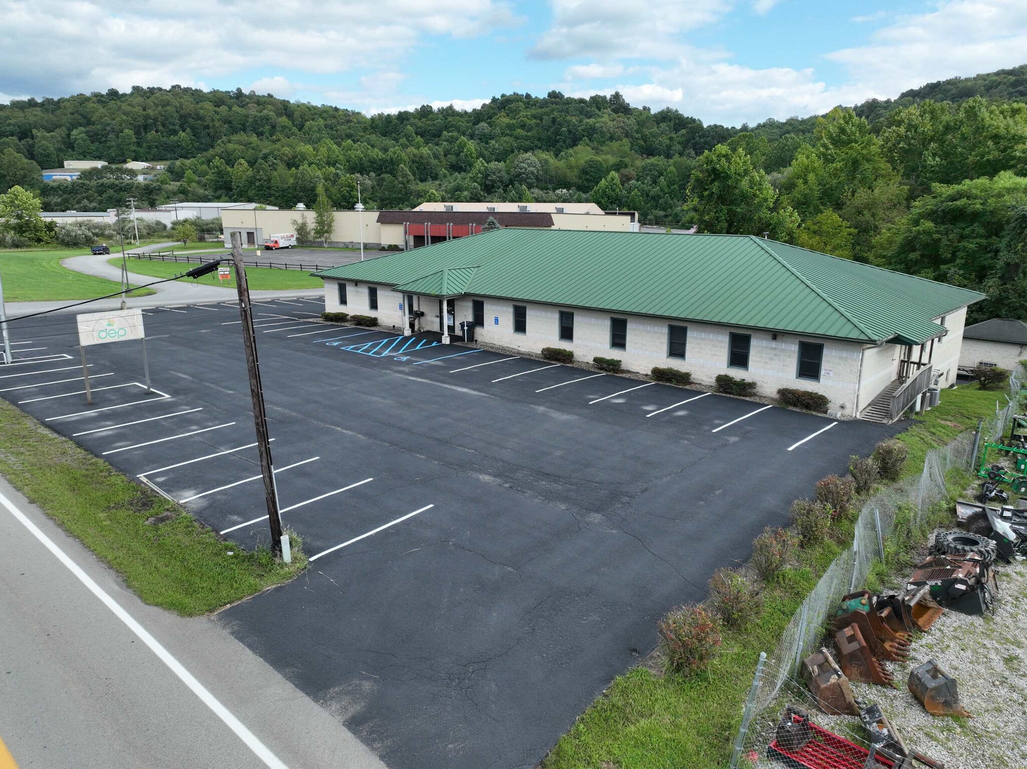 2031 Pleasant Valley Rd, Fairmont, WV for Rent