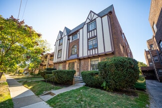 Lakewood, OH Apartments - 1352 Kenilworth Ave