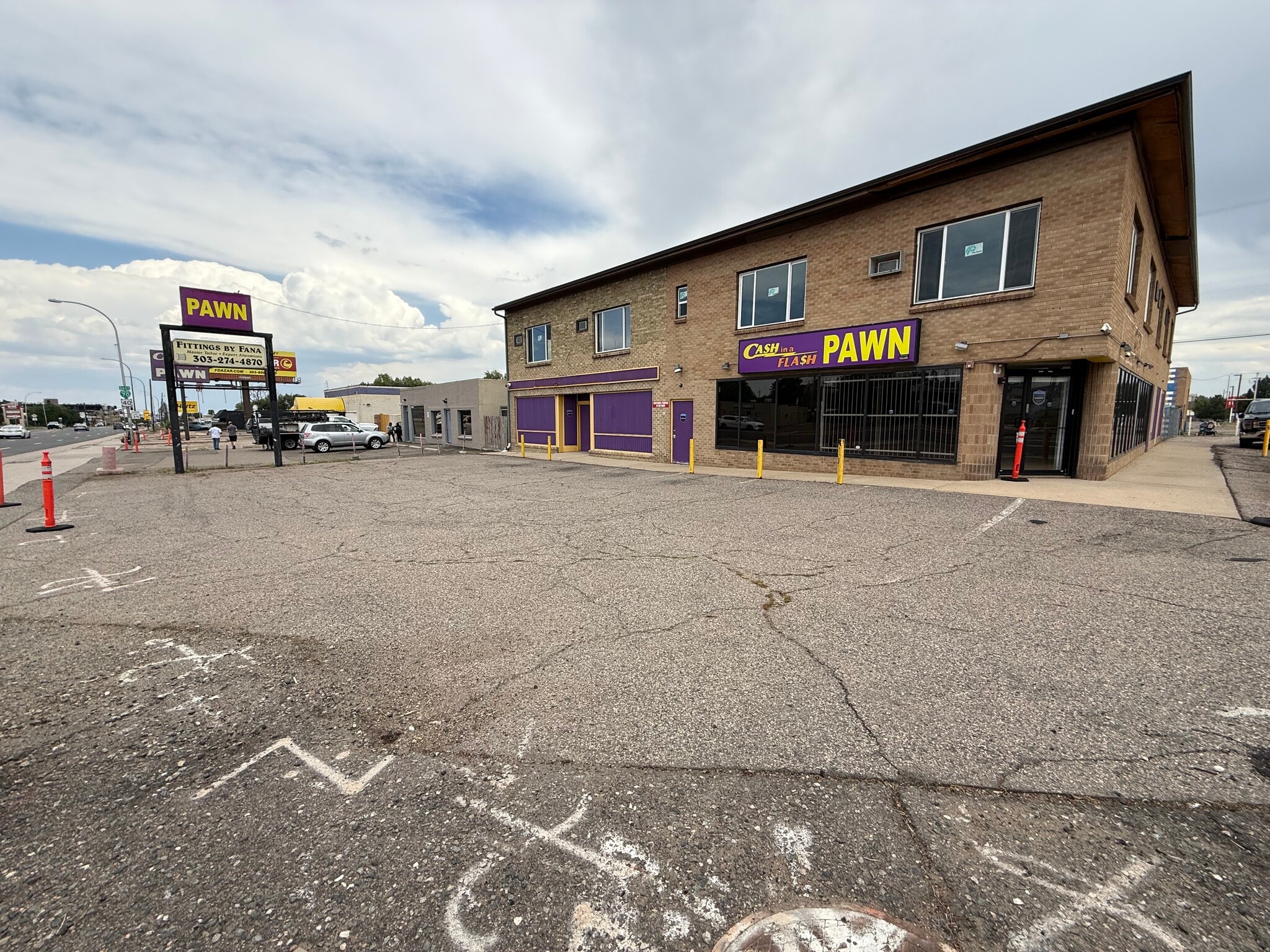 11598 W Colfax Ave, Lakewood, CO for Sale