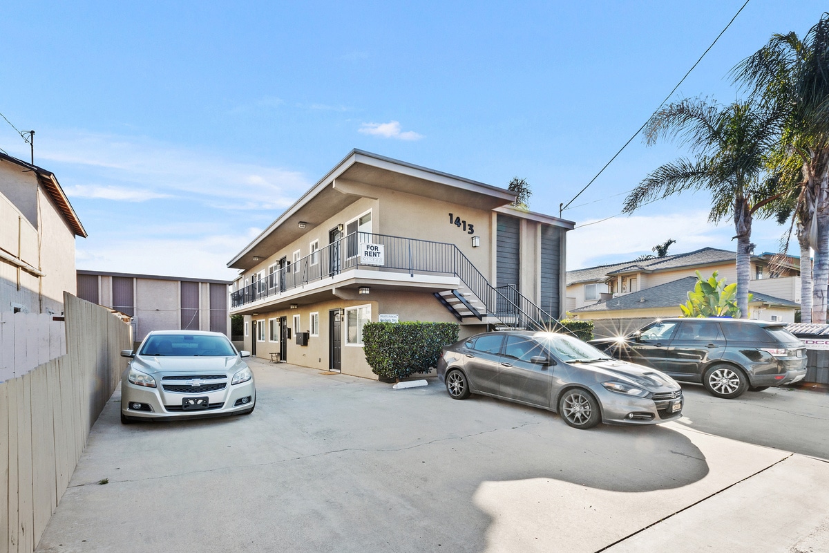 1413 Hemlock Ave, Imperial Beach, CA for Sale