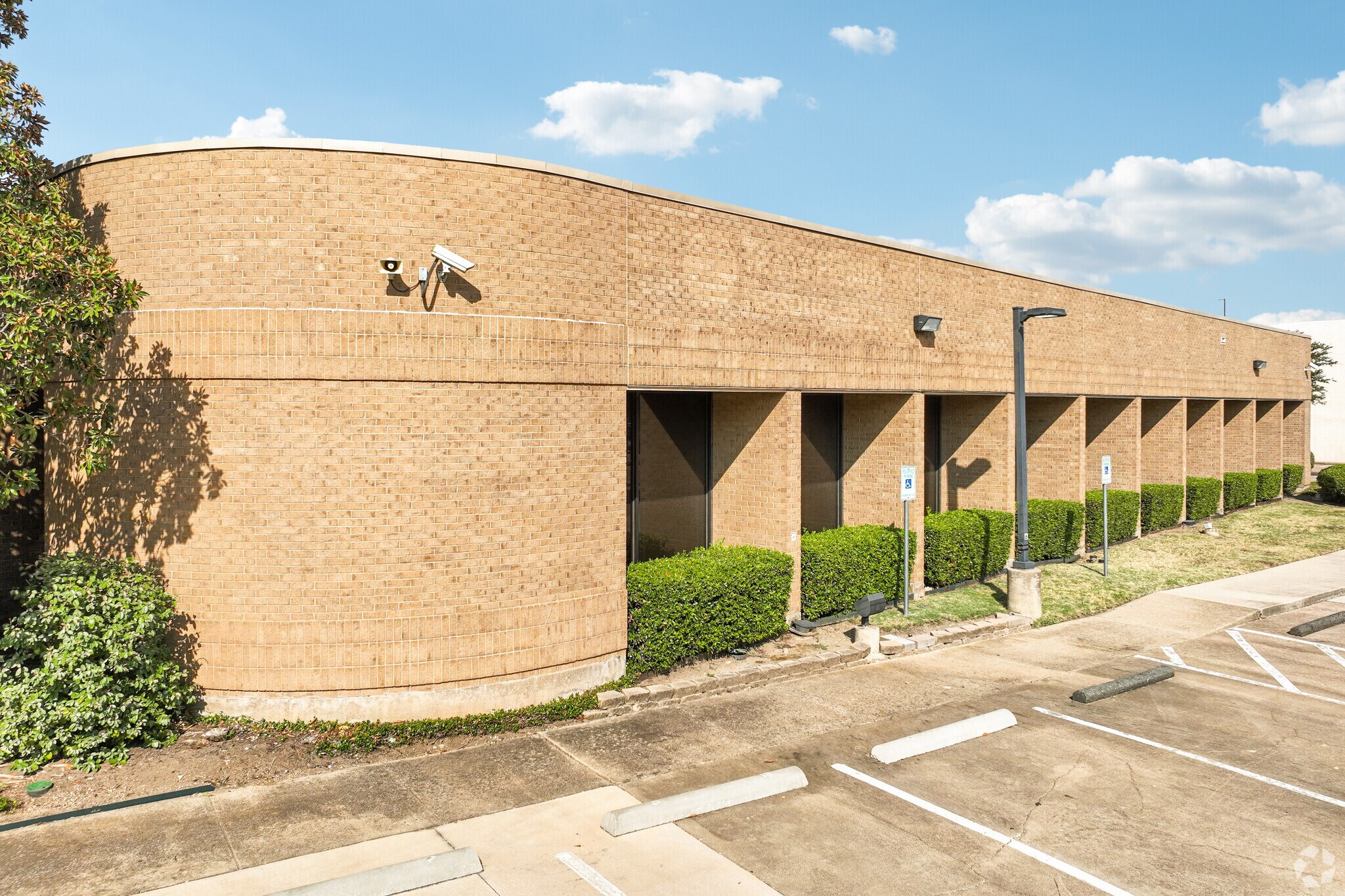 9250 Amberton Pky, Dallas, TX for Rent