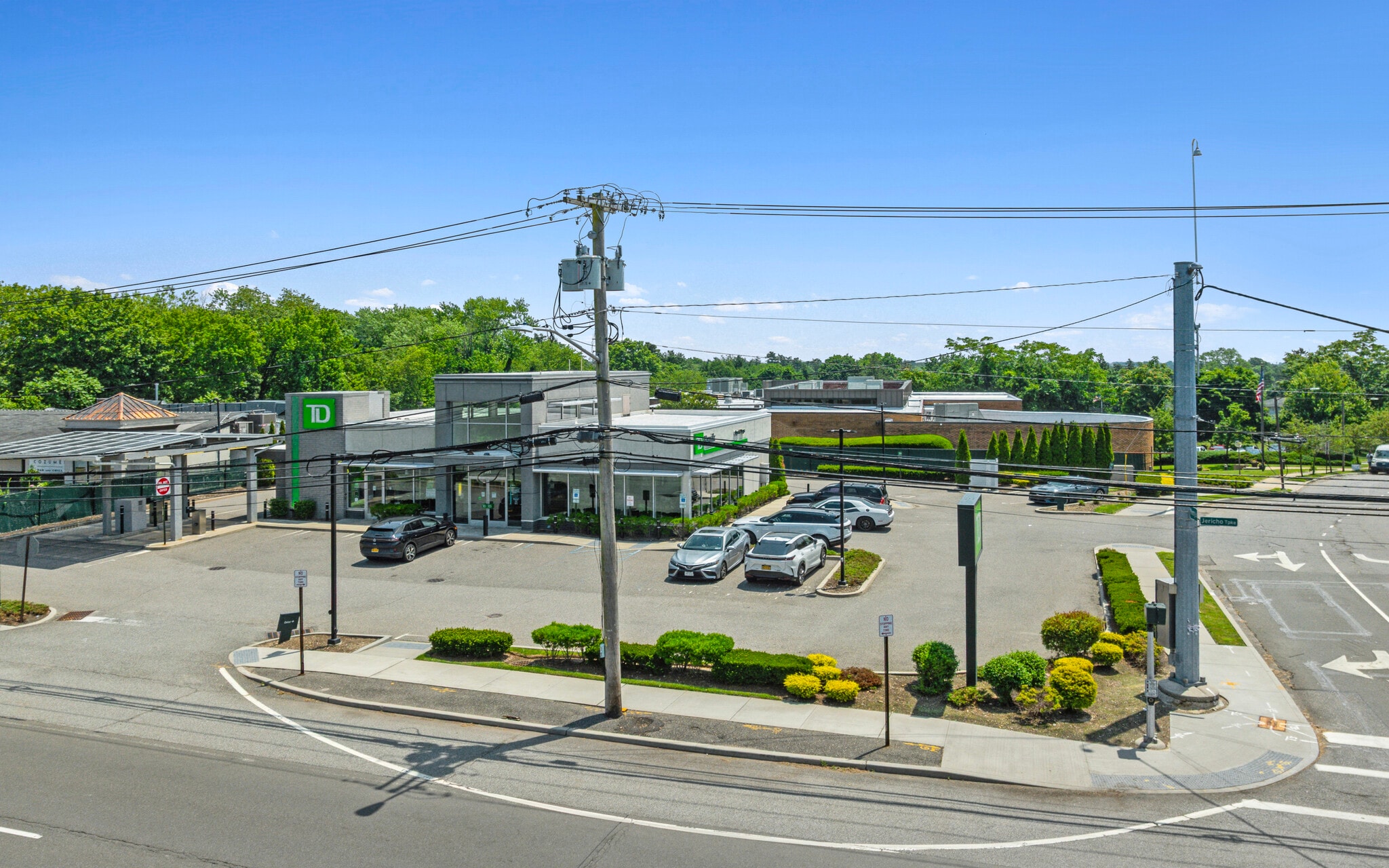 391 Jericho Tpke, Jericho, NY for Rent