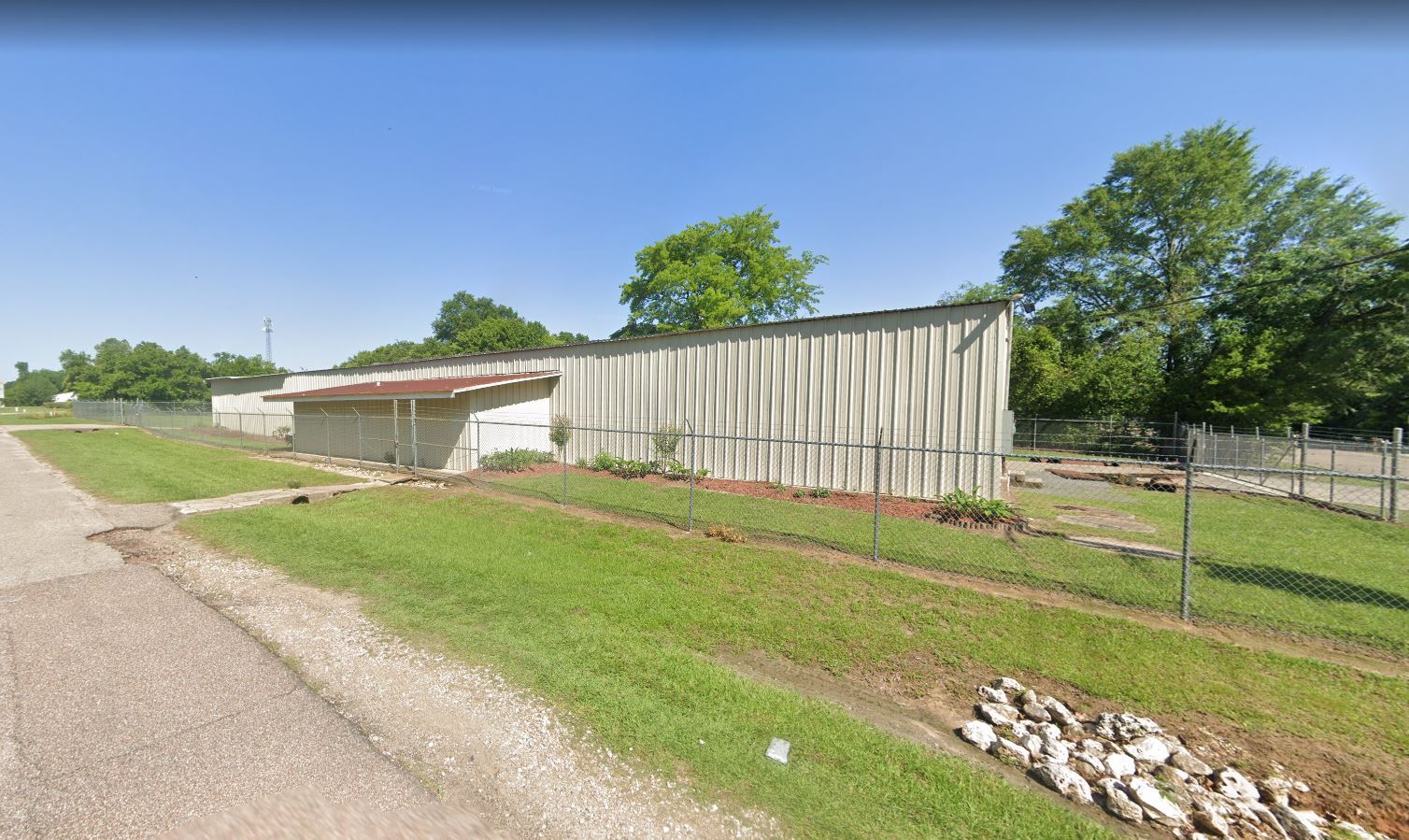 401 Industrial Park Ln Willis, TX 77378 Industrial Property for Sale