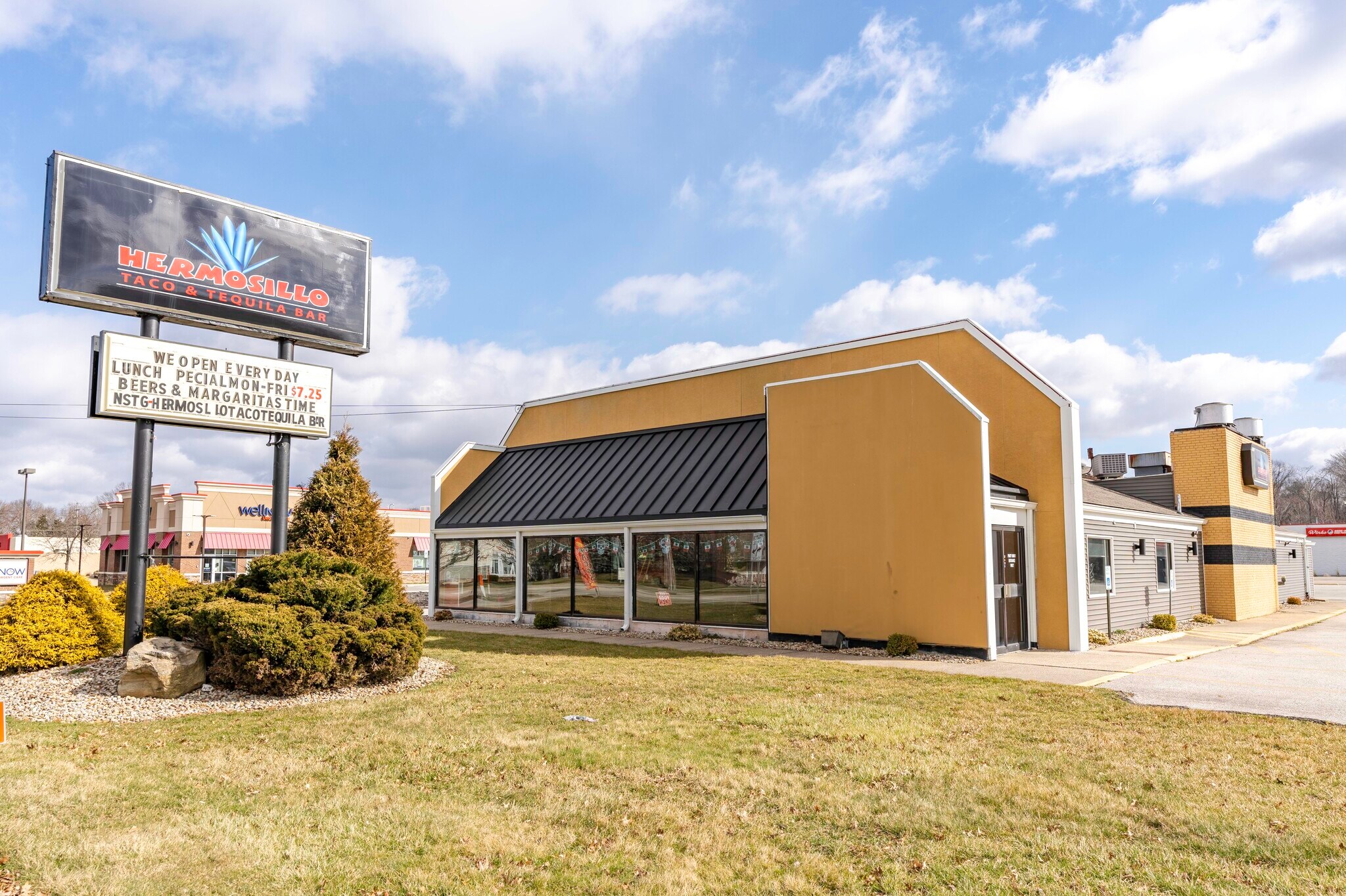 71 5th St SE, Barberton, OH for Sale