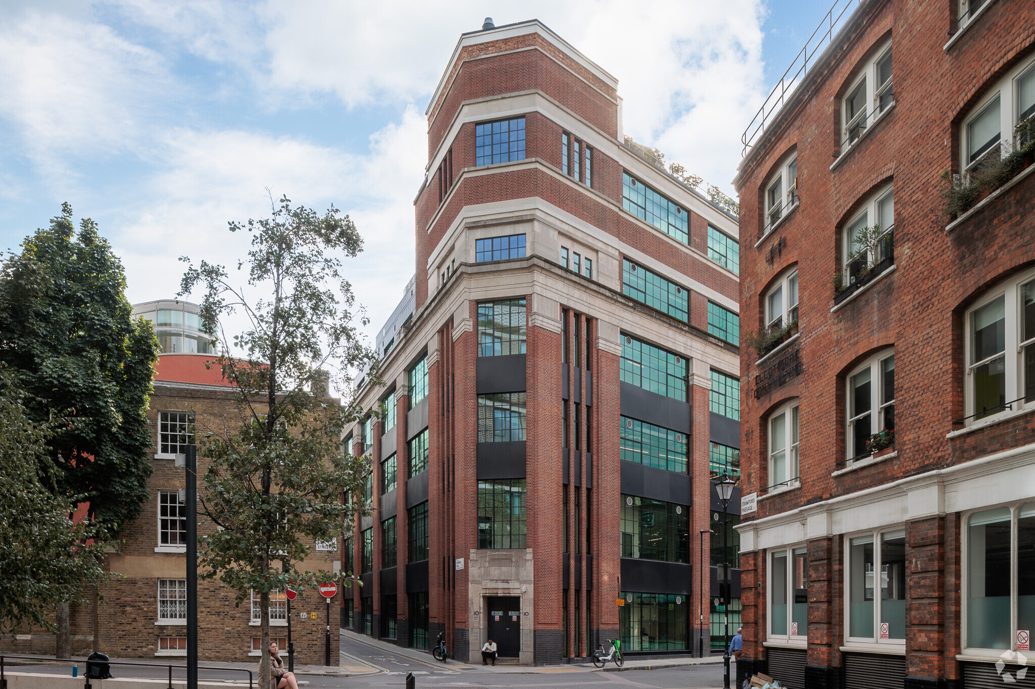 8-10 Back Hl, London, LND for Rent