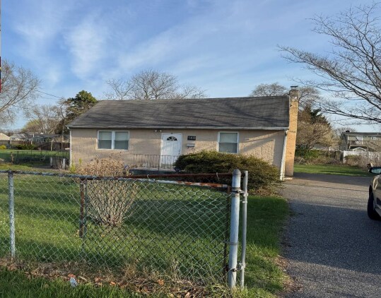 140 McNair St, Brentwood, NY for Sale