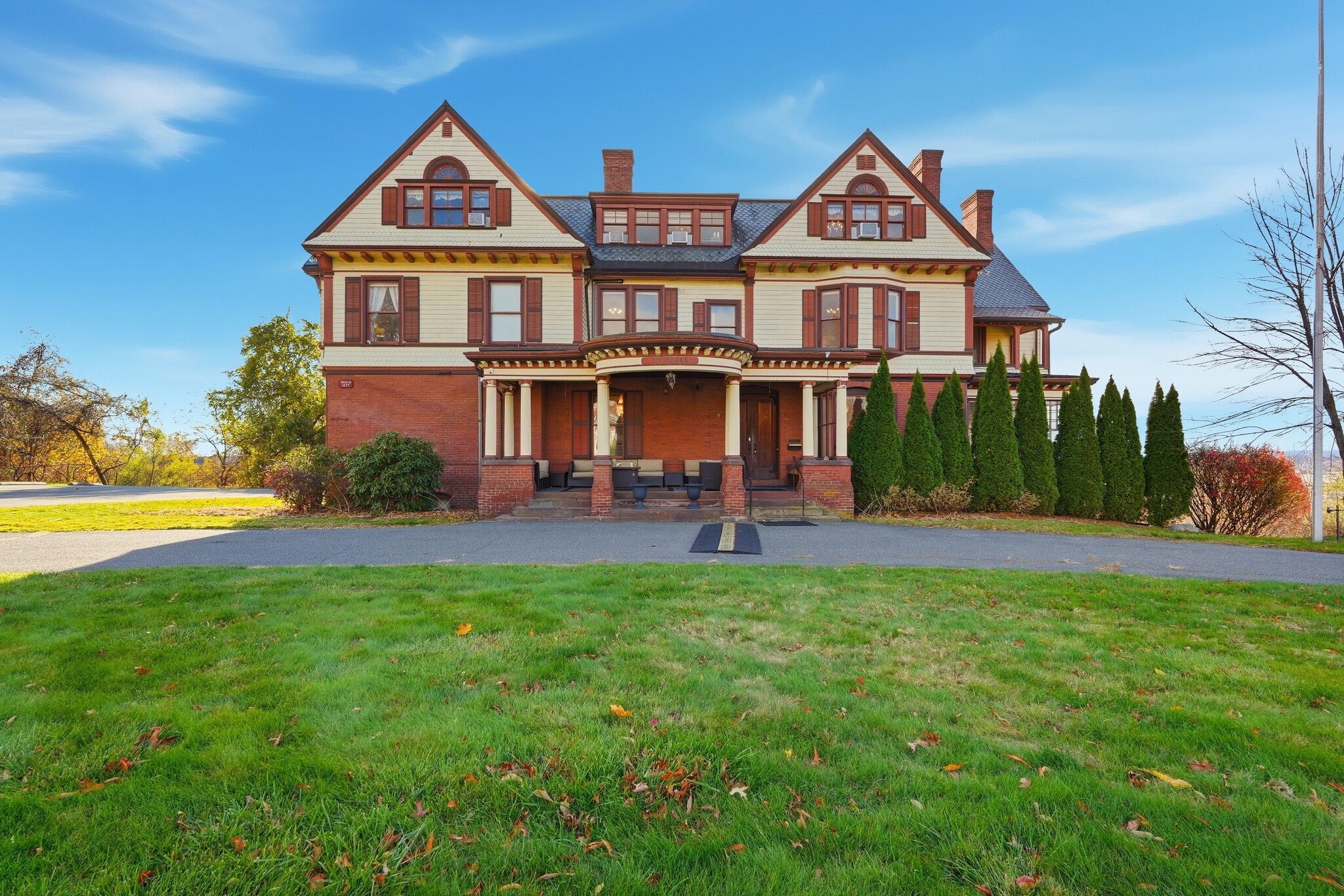 270 Maple St, Springfield, MA for Sale