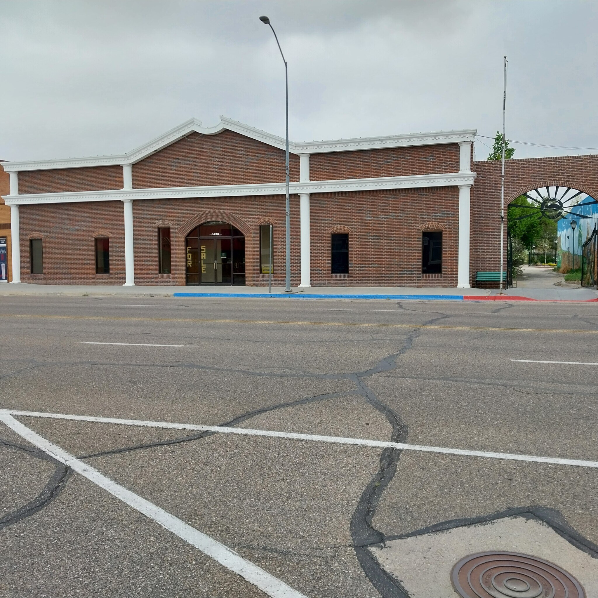 1425 10th St, Gering, NE for Sale