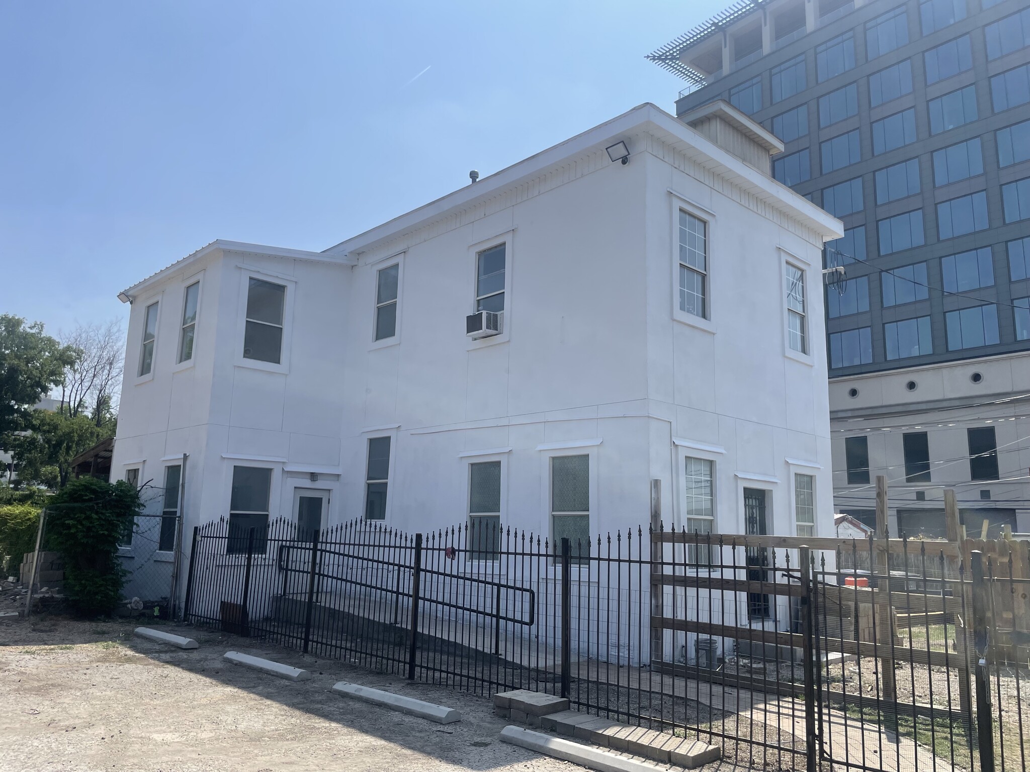 610 E Josephine St, San Antonio, TX for Rent