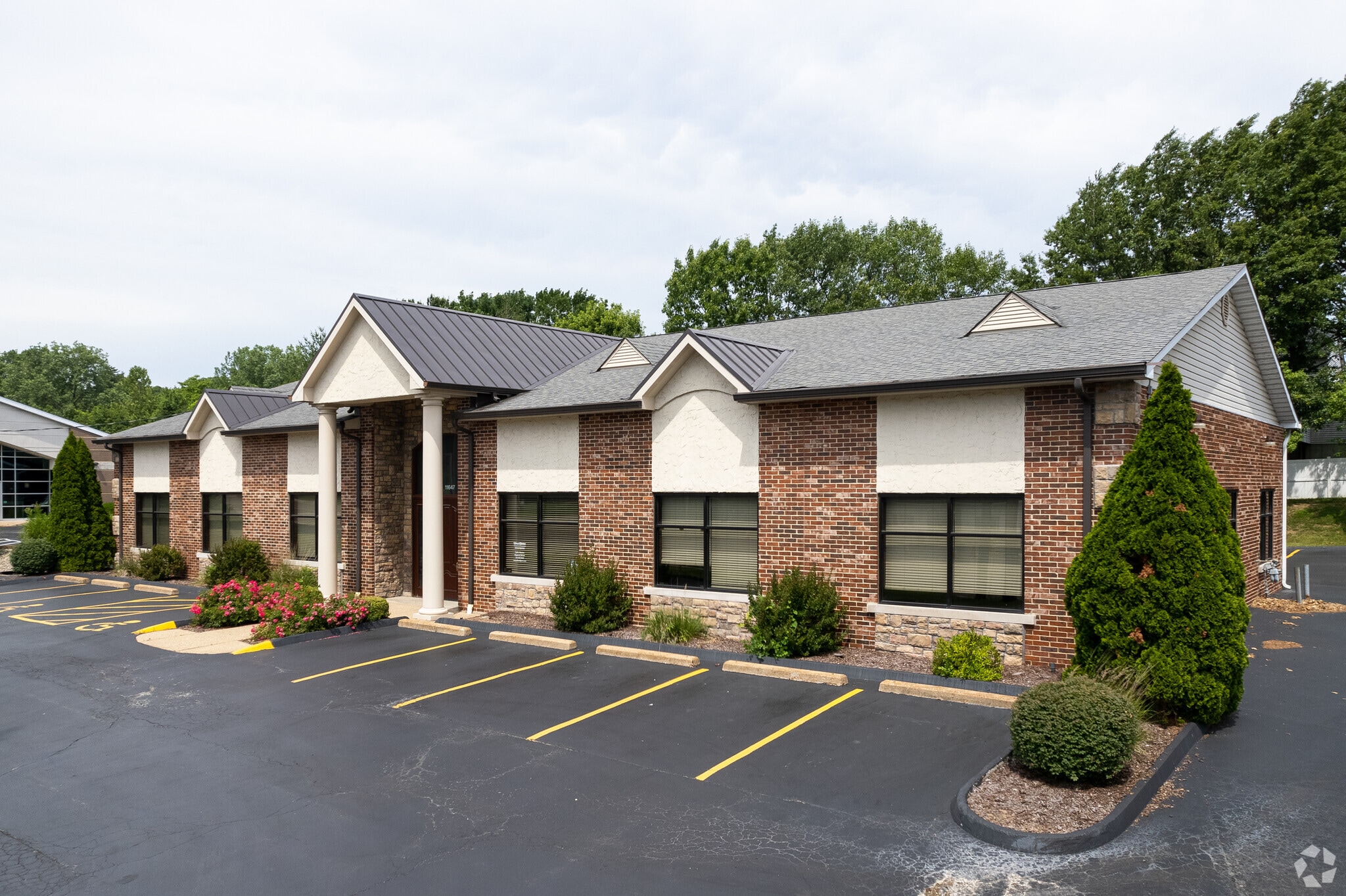 11647 Gravois Rd, Saint Louis, MO for Sale