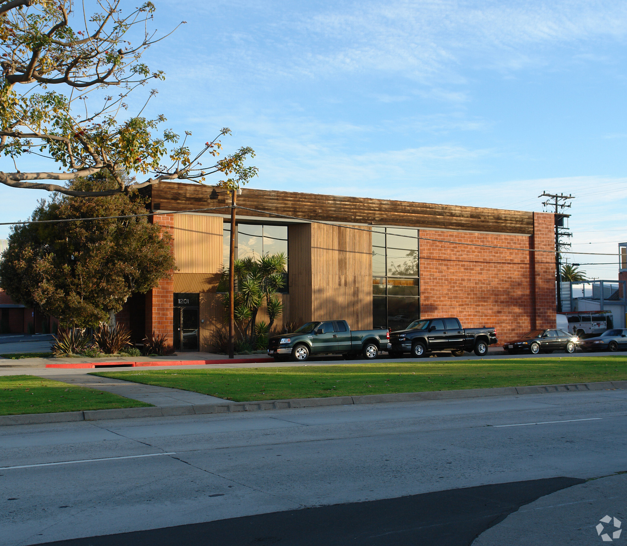 1201 Olympic Blvd, Santa Monica, CA for Rent