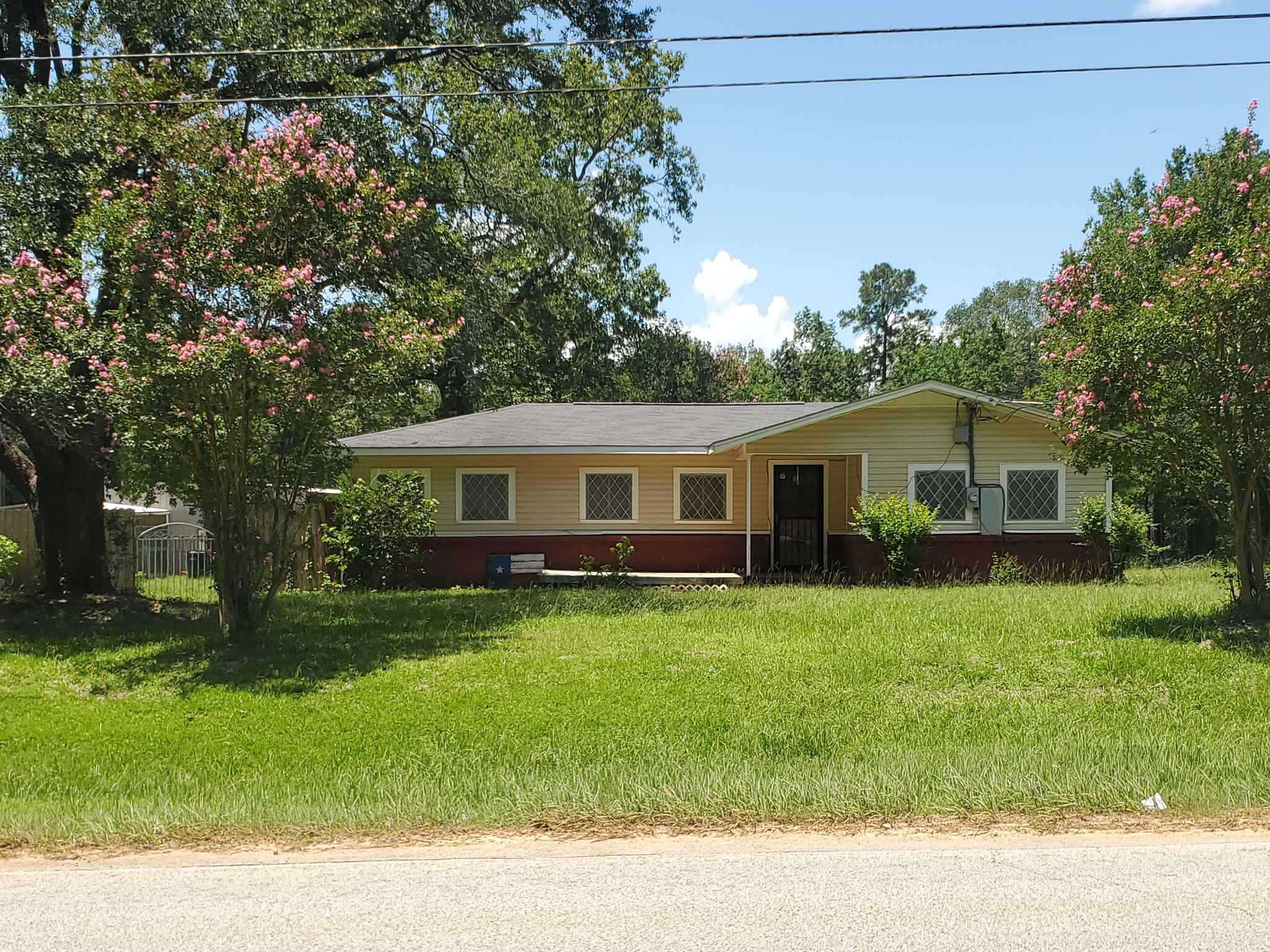 12021 Old Montgomery Rd, Willis, TX for Rent