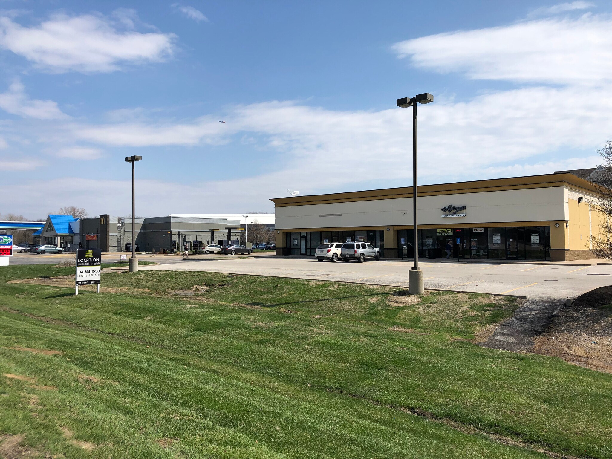 3260 Rider Trl S, Earth City, MO for Rent