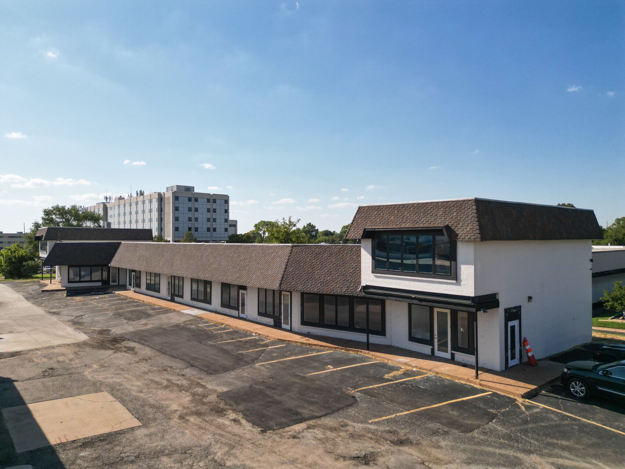 3900 E Harry St, Wichita, KS for Sale