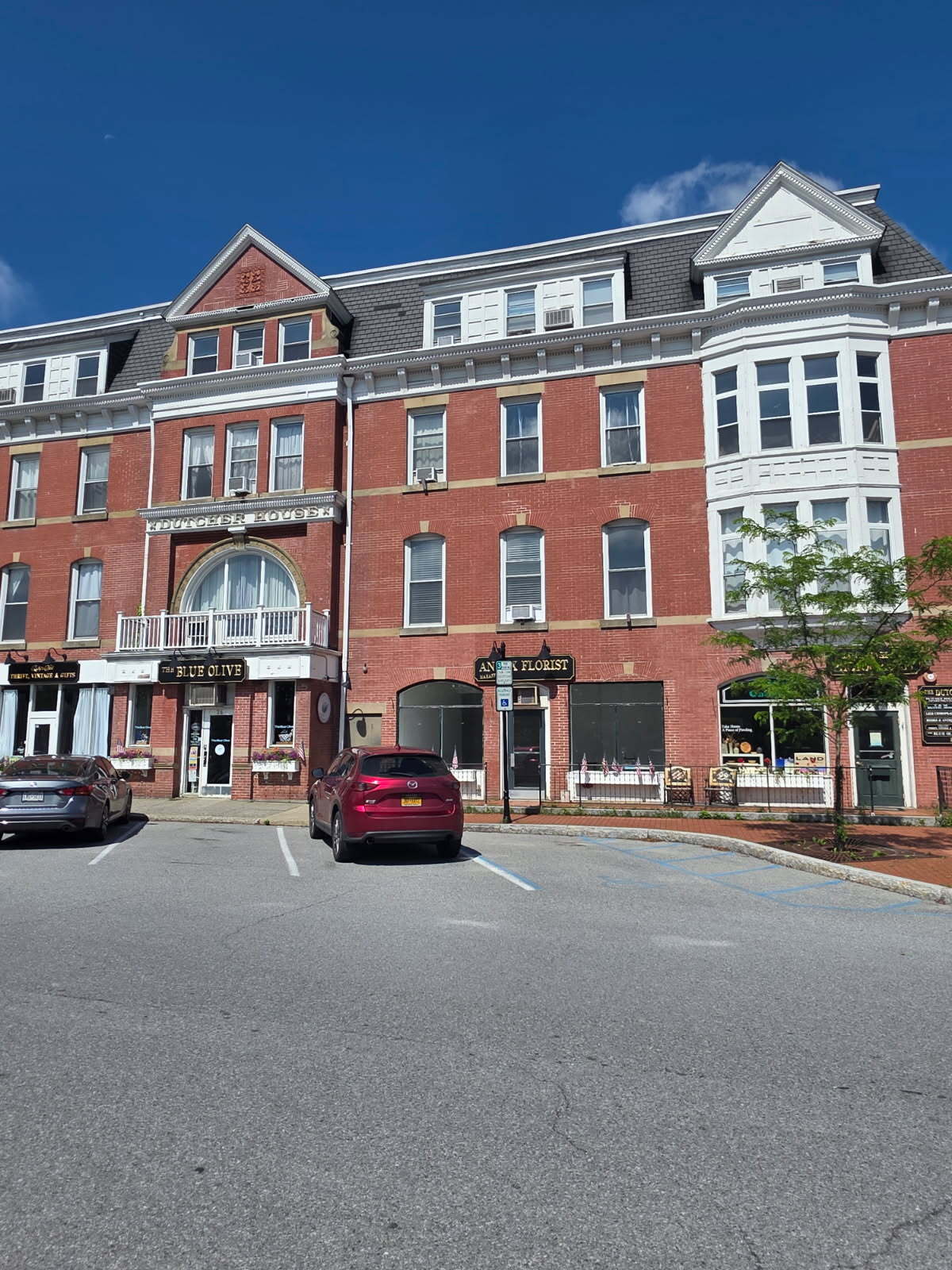 28 Charles Colman Blvd, Pawling, NY for Rent