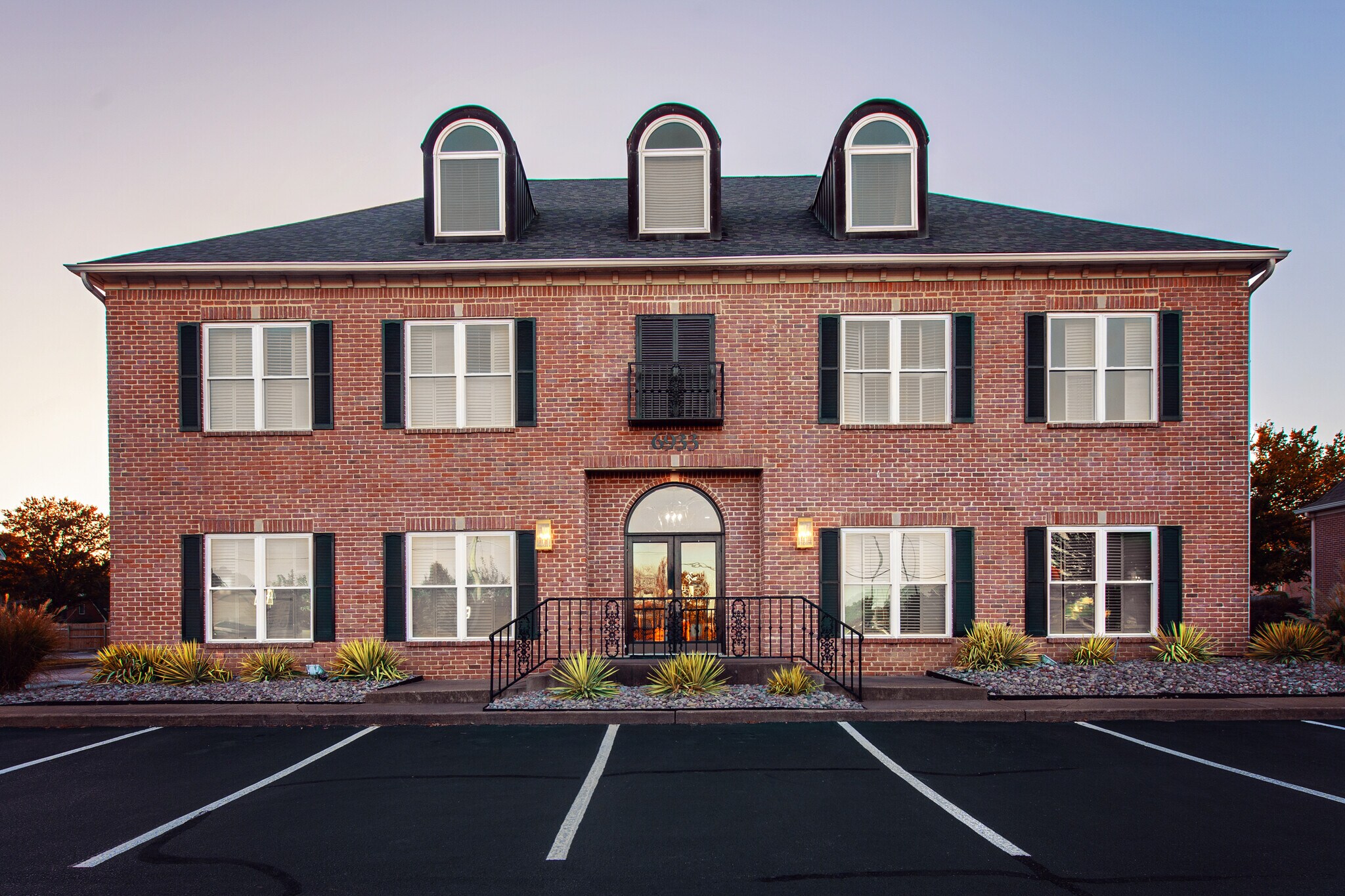 6933 Crumpler Blvd, Olive Branch, MS for Rent