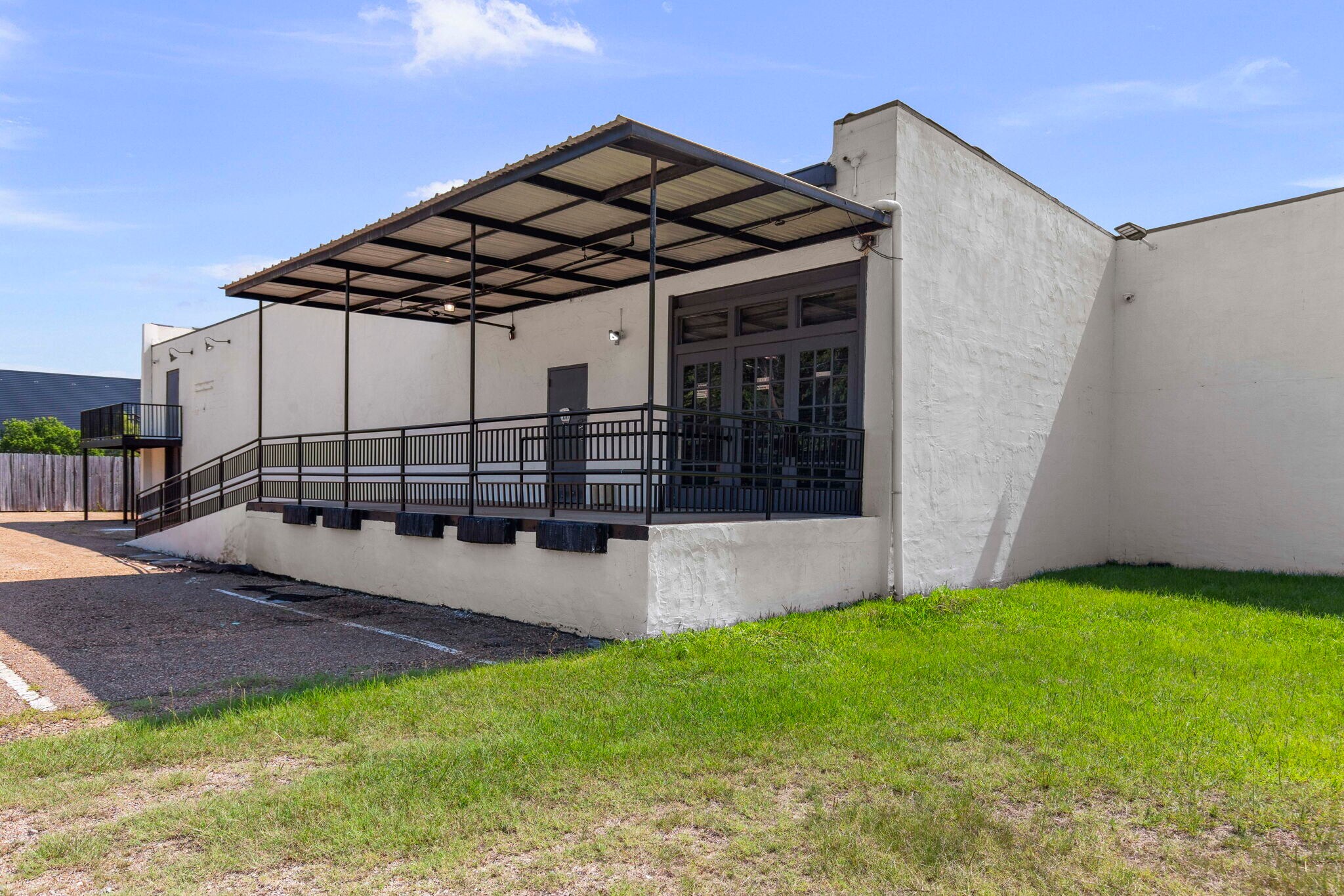110 E South St, Jackson, MS for Sale
