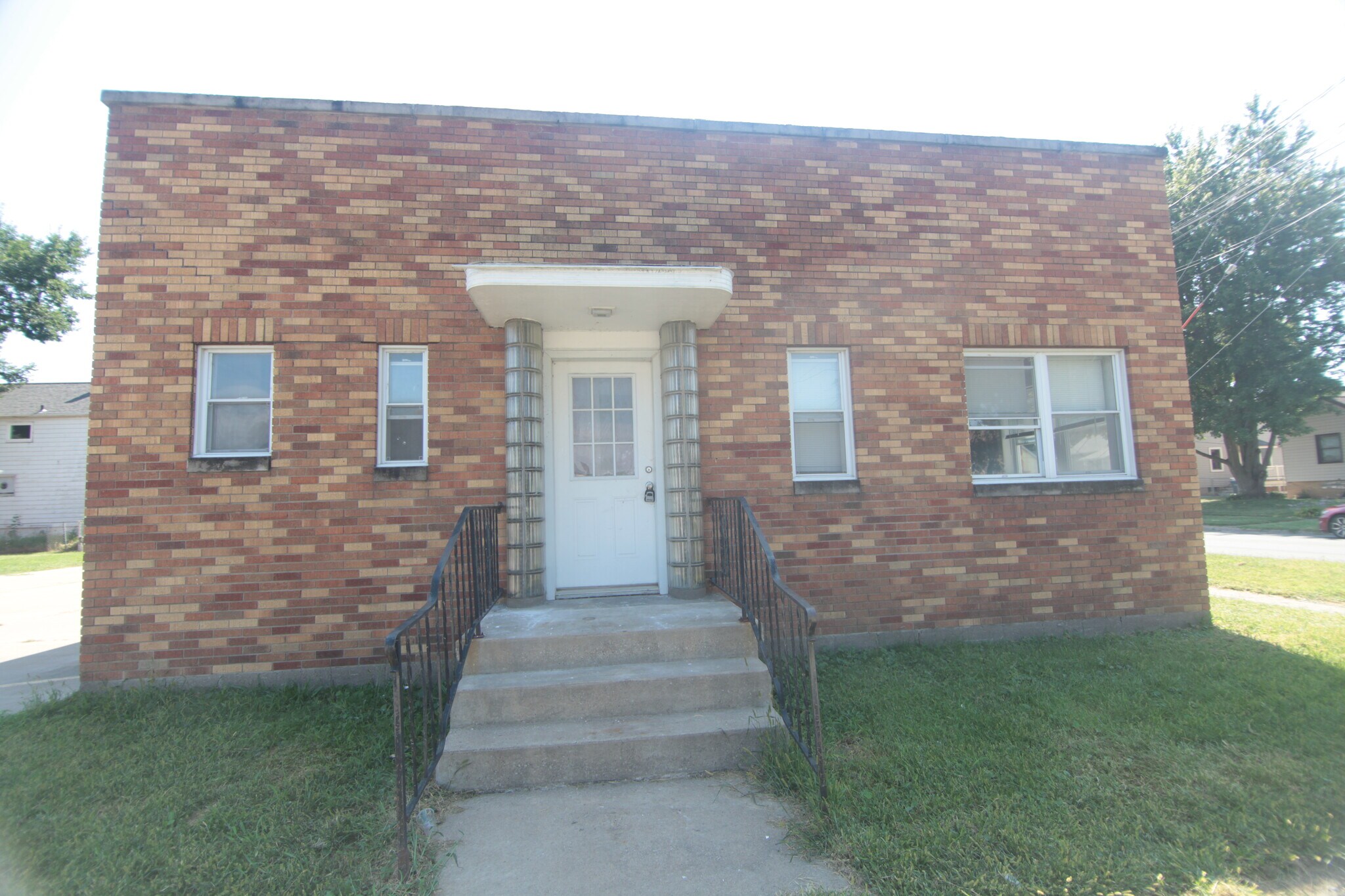 124 3rd Ave W, Milan, IL for Sale
