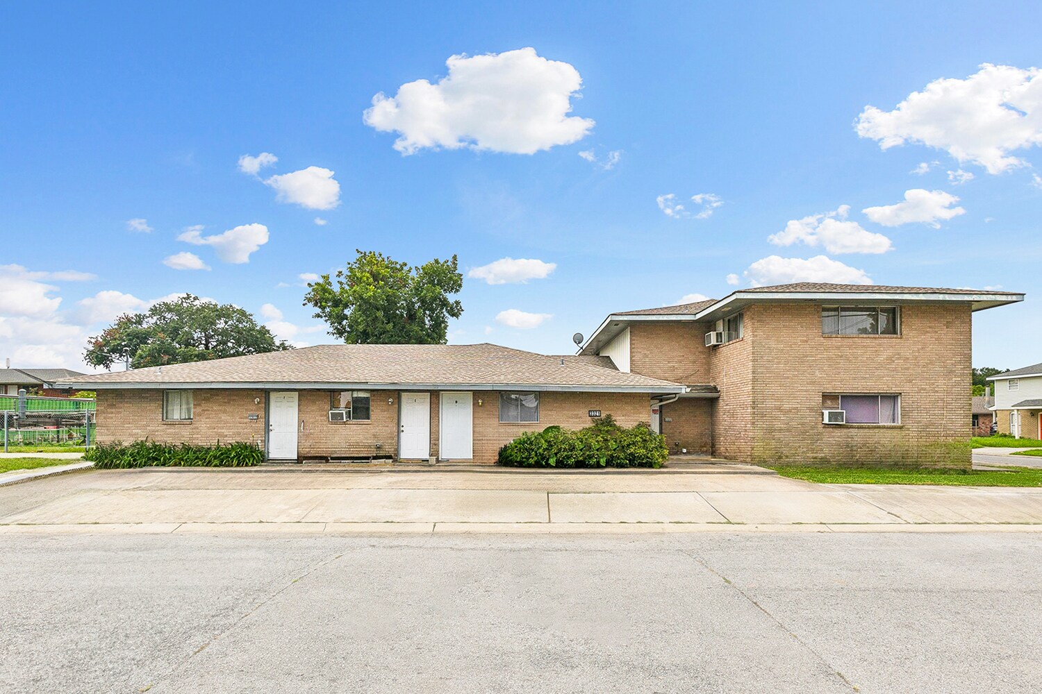 3321 Laplace St, Chalmette, LA for Sale